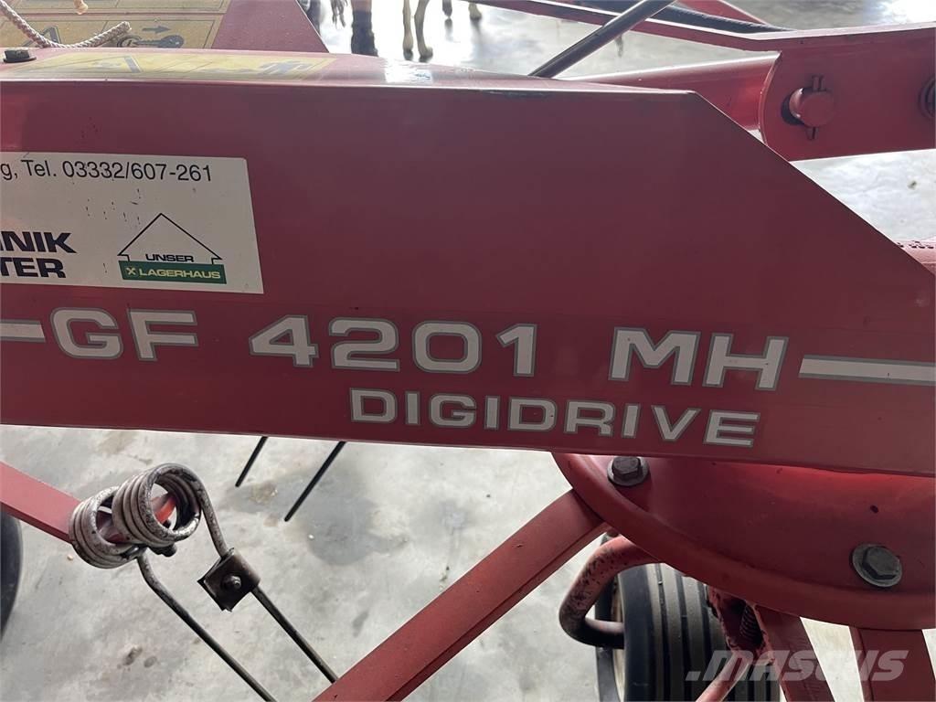 Kuhn GF 4201 MH Гребла и сенообръщачки