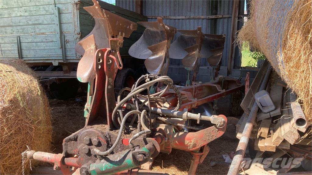 Kverneland LB 100 Стандартни плугове