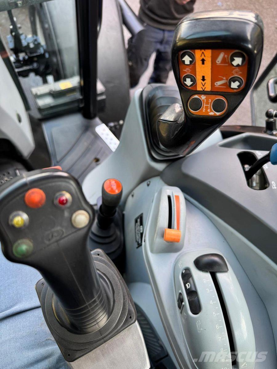 New Holland T4.115 Трактори