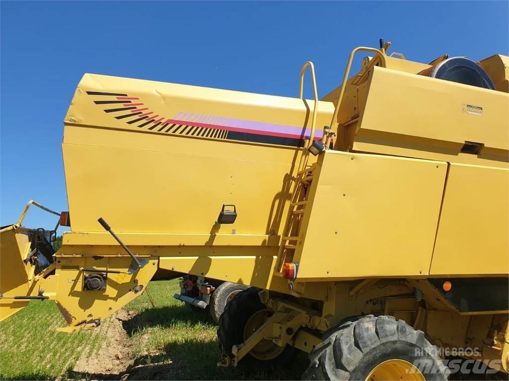 New Holland TX 65 Комбайни