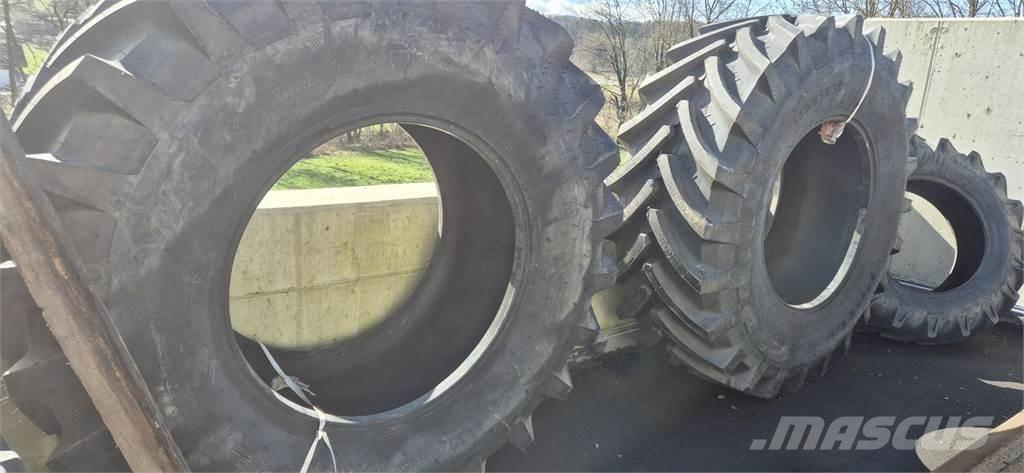 Petlas 650/85 R38 Колелета/Гуми
