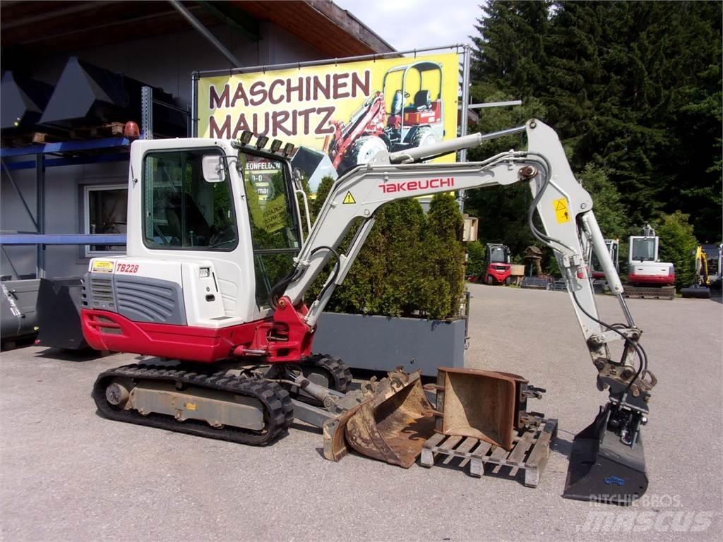 Takeuchi TB228 Мини екскаватори < 7 т