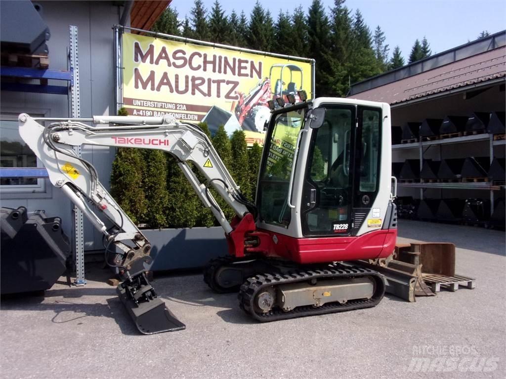 Takeuchi TB228 Мини екскаватори < 7 т