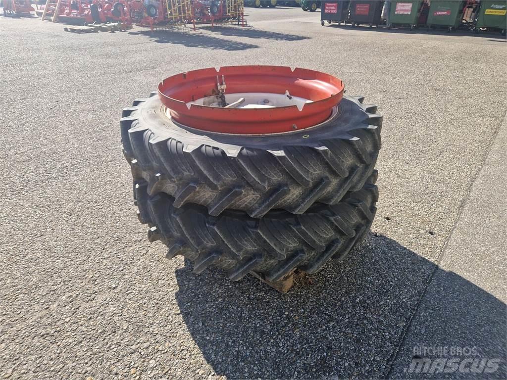 Taurus 12.4 R36 Колелета/Гуми