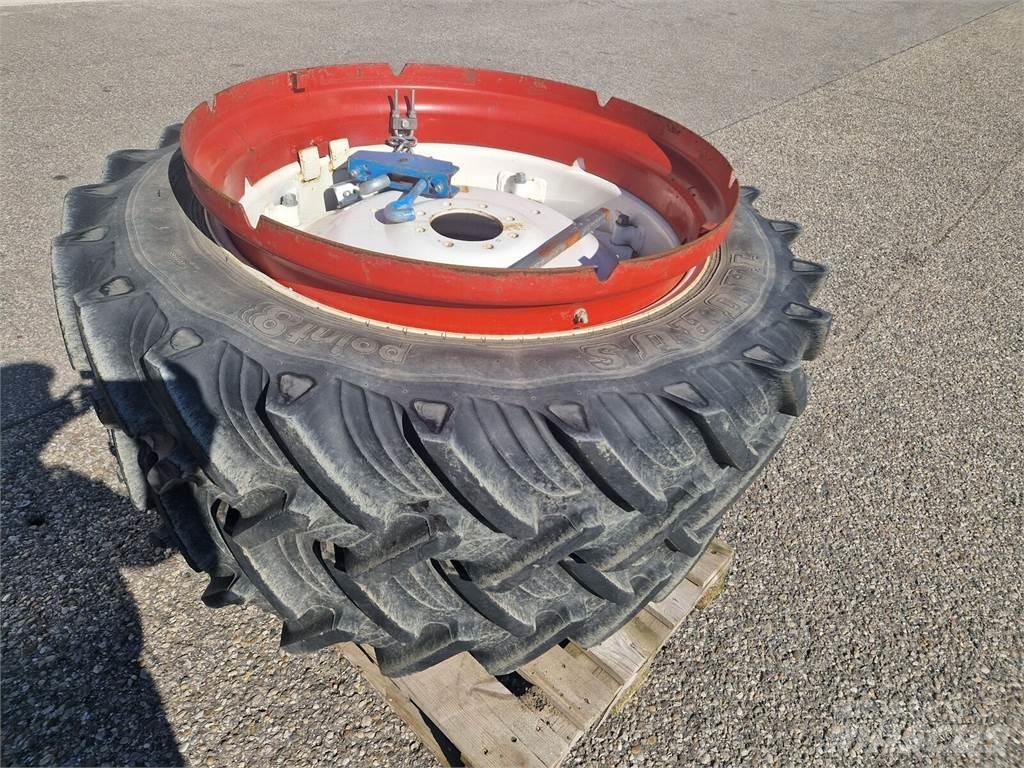 Taurus 12.4 R36 Колелета/Гуми