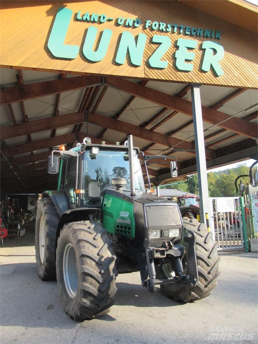 Valtra 6300 Трактори