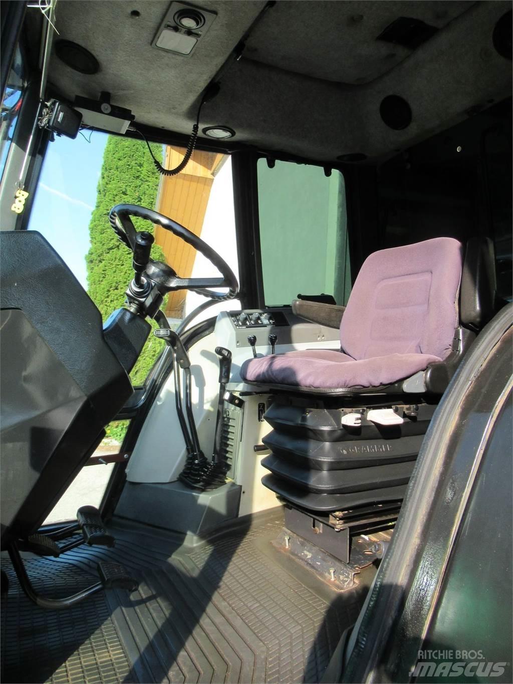 Valtra 6300 Трактори