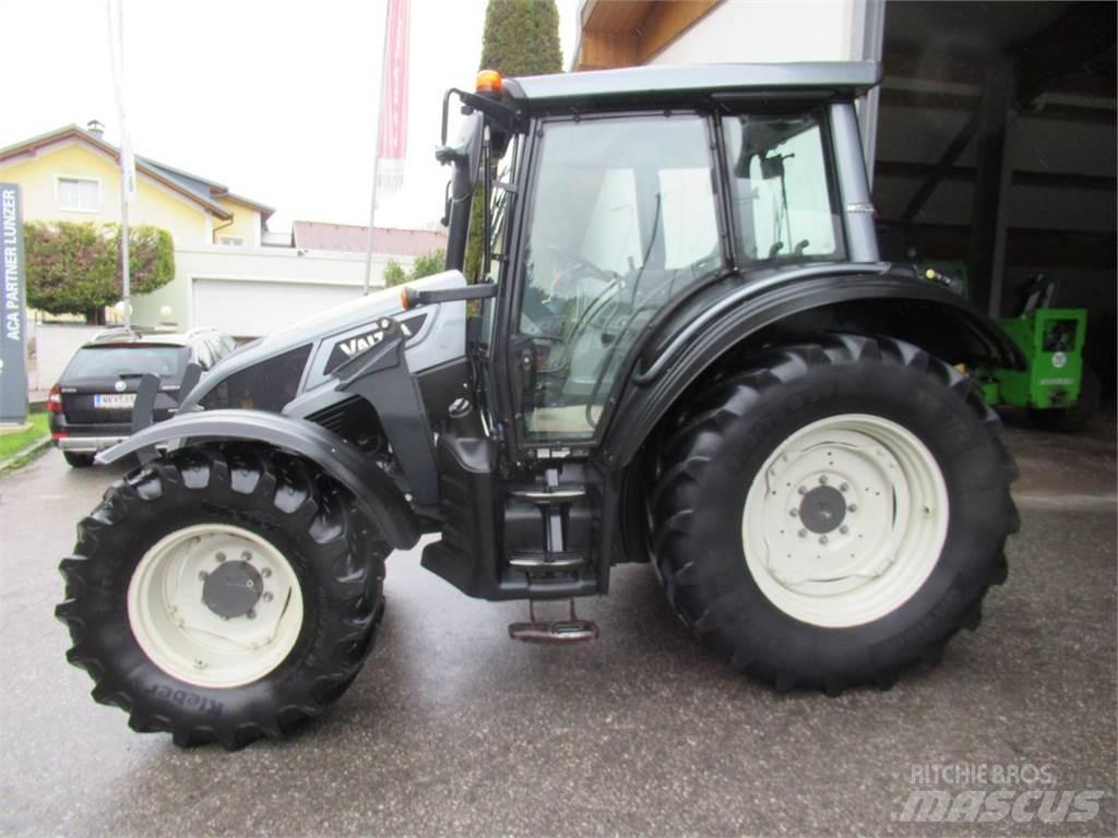 Valtra N 93 HiTech5 Трактори