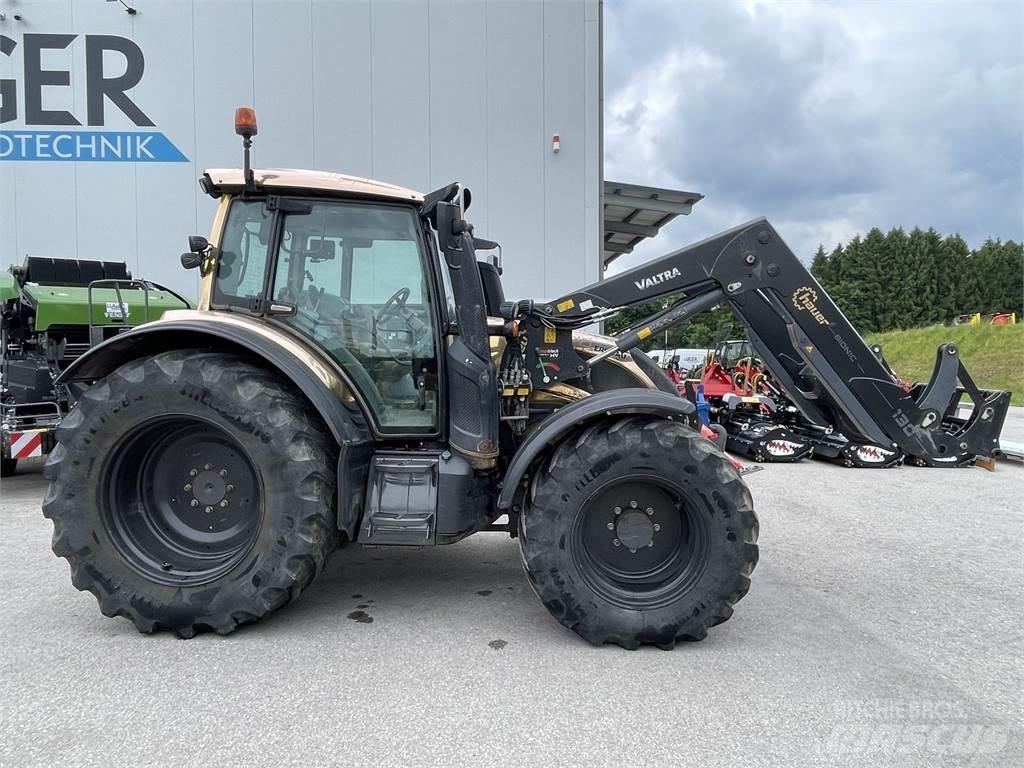 Valtra N174 HiTech Трактори
