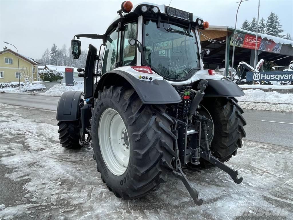 Valtra N175 Active Трактори