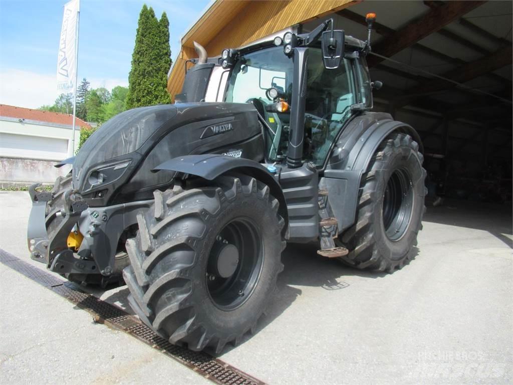 Valtra T 214 Direct Трактори