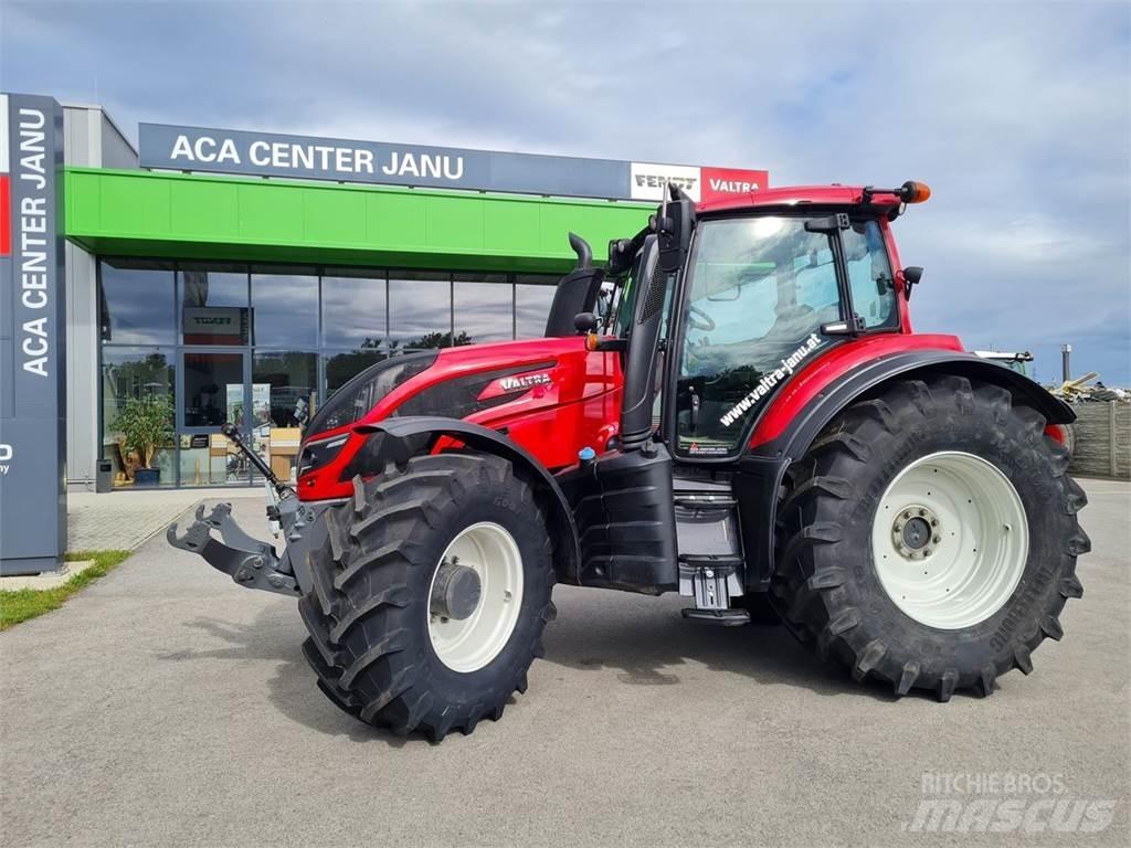 Valtra T 214 Direct Трактори