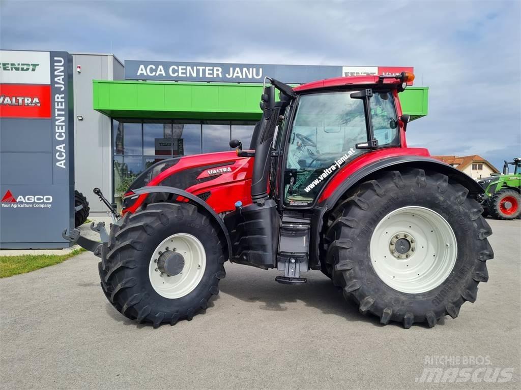 Valtra T 214 Direct Трактори