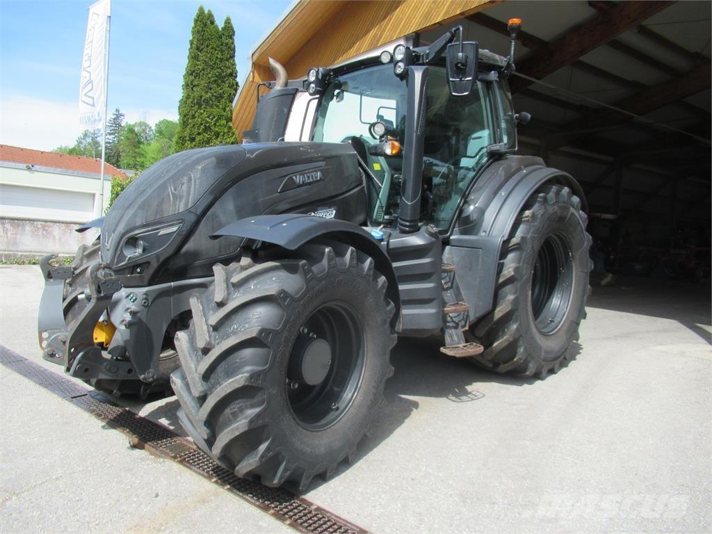 Valtra T 214D Трактори