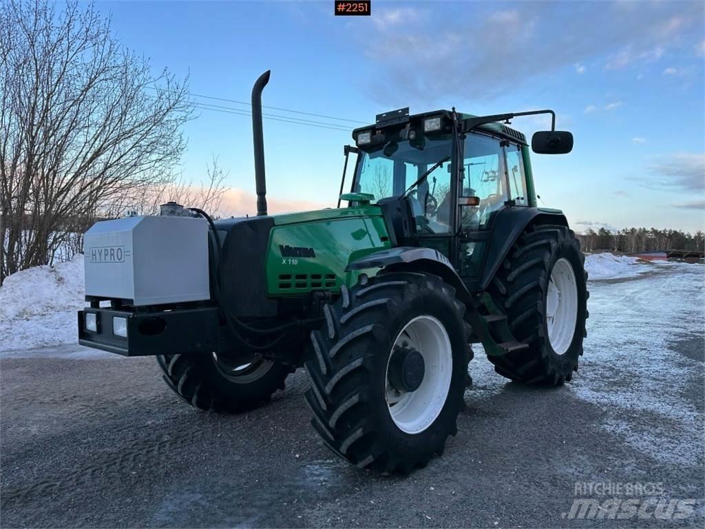 Valtra X110 Трактори