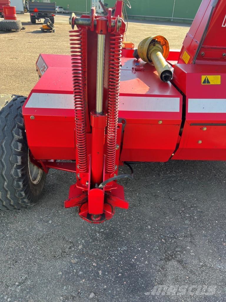 JF FCT 900 Друга техника за жънене на фураж