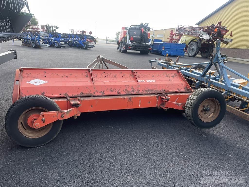 Kuhn BP28 Друга техника за жънене на фураж