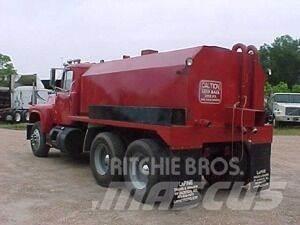 Mack R690ST Цистерни за вода
