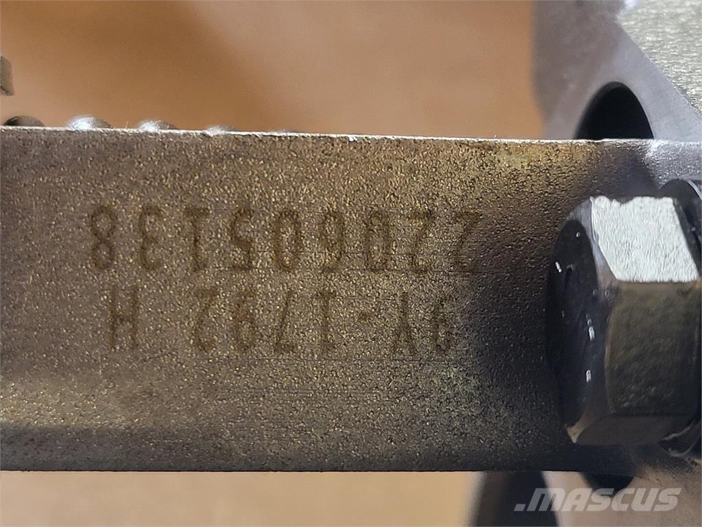 CAT 520-2925 Водни помпи
