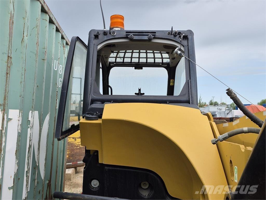 CAT TH560B Телескопични товарачи за селското стопанство