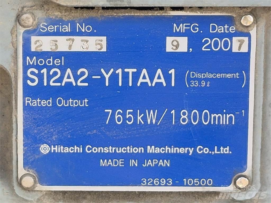 Hitachi S12A2-Y1TAA1 Двигатели