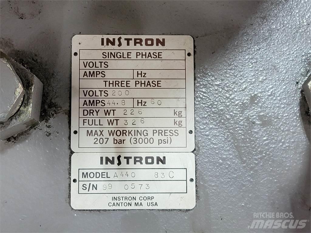  INSTRON A440 83C Водни помпи
