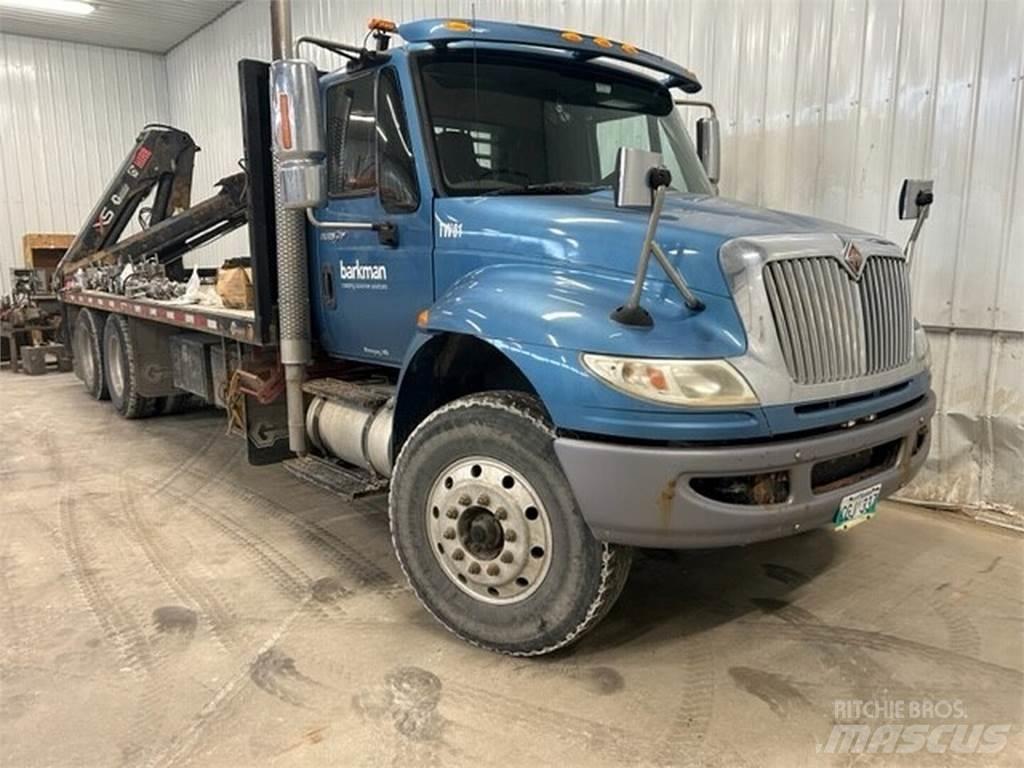International 4900 Комунални съоражения