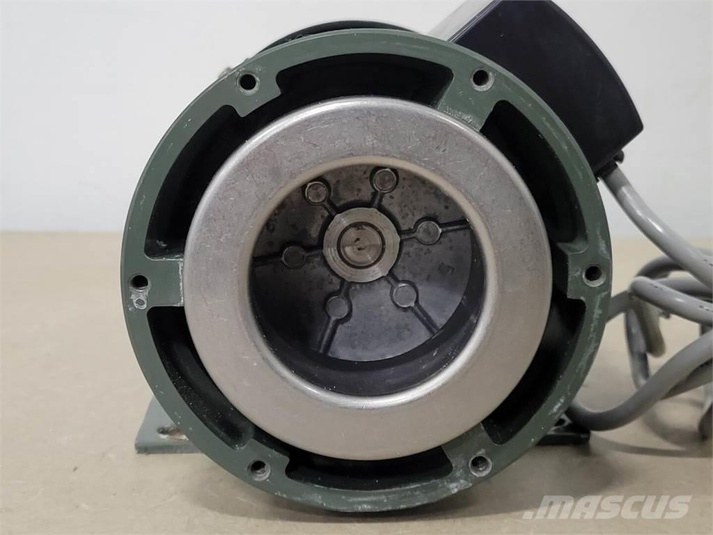  IWAKI MD-70RLZT Водни помпи
