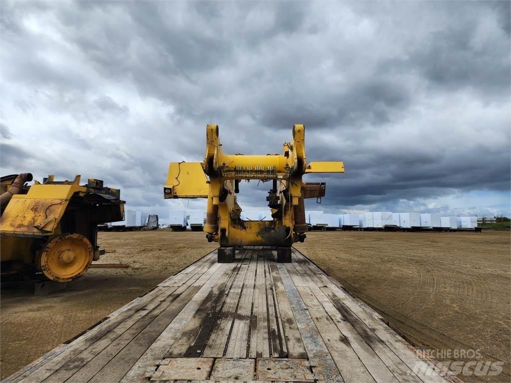 Komatsu  Дъмпери/моторни превозни средства