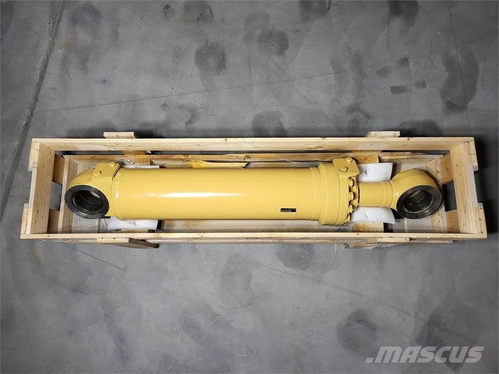Komatsu 707-01-0E630 Транспорт - Други