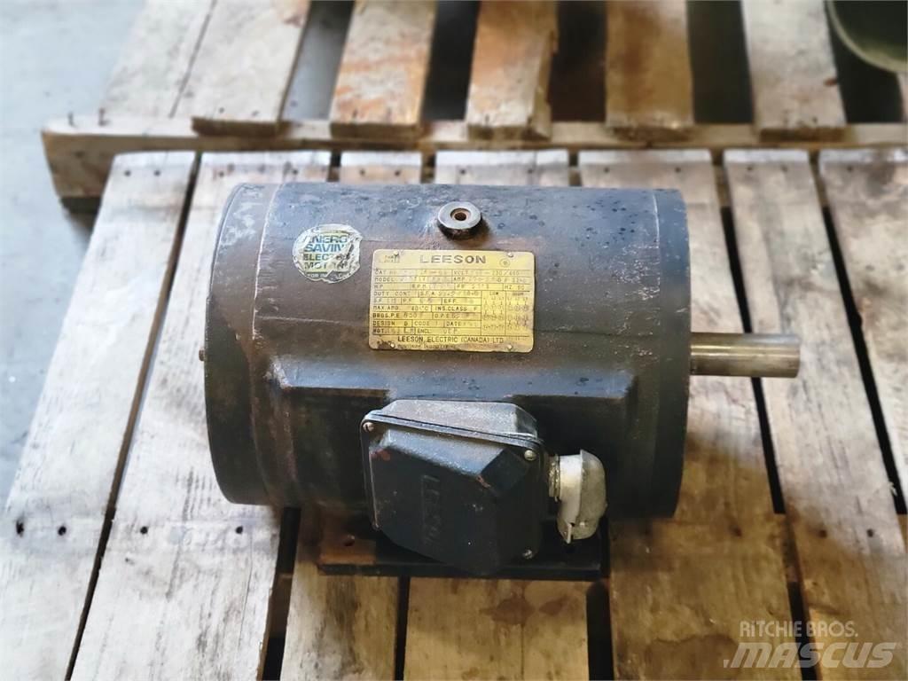  LEESON 215T17DB40 Индустриални двигатели
