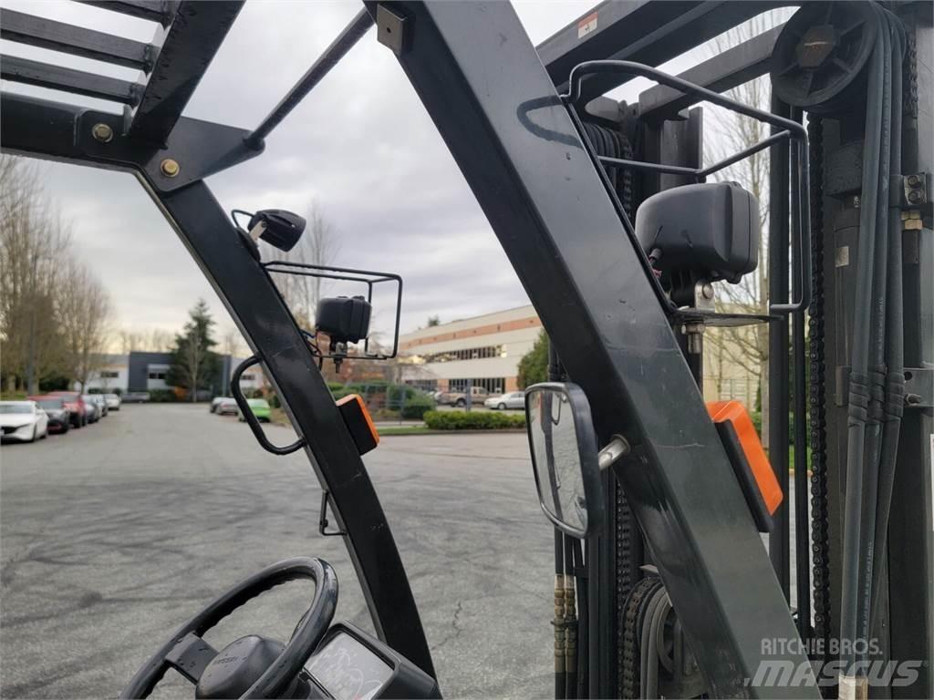 Nissan MCPL01A15LV Строителство - Други