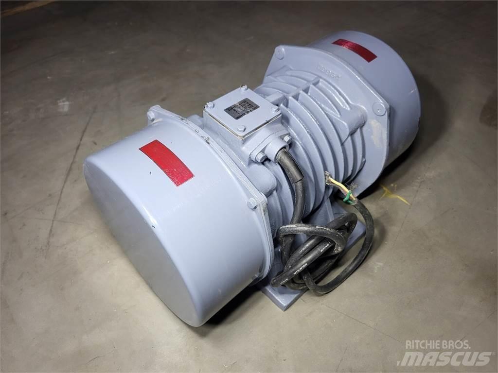  URAS KEE-13-6B Индустриални двигатели