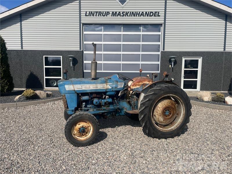 Ford 3000 Трактори