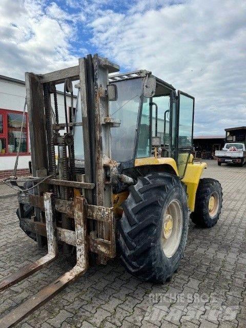 JCB 940-2 Камиони за херавни местности