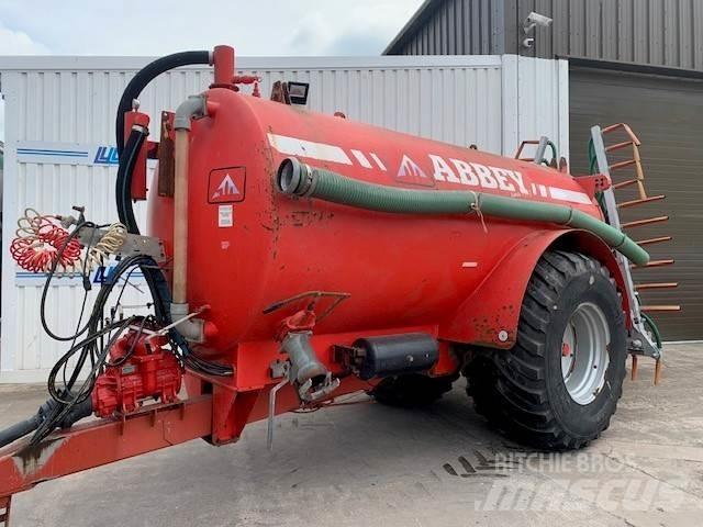 Abbey 2500G Tanker Цистерни за цимент