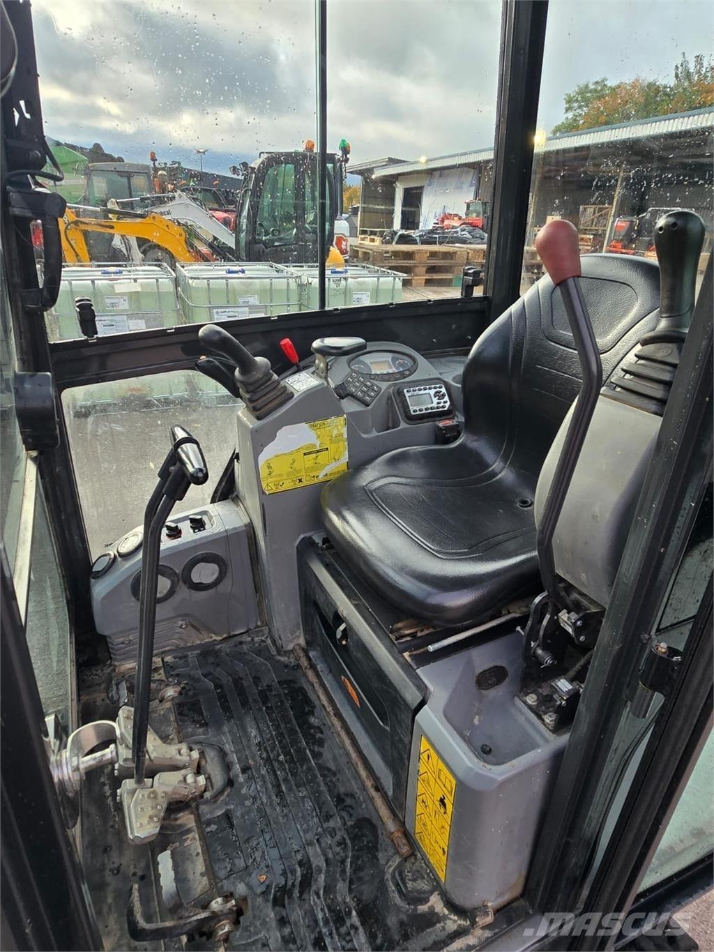 Bobcat E17 Верижен екскаватор