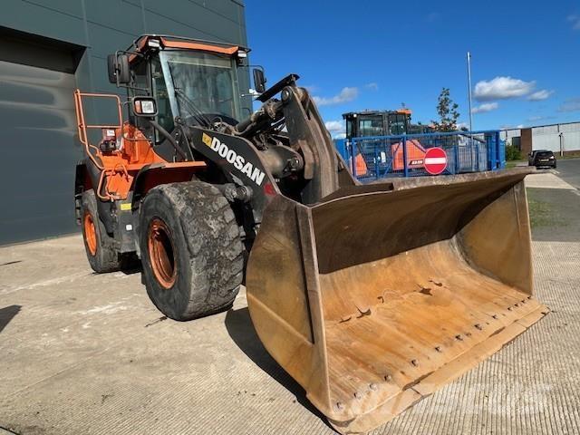 Develon DL300-5 Колесни товарачи