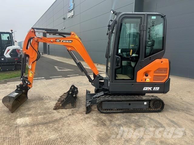 Develon DX19-7 Верижен екскаватор