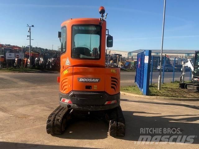 Develon DX27z Верижен екскаватор