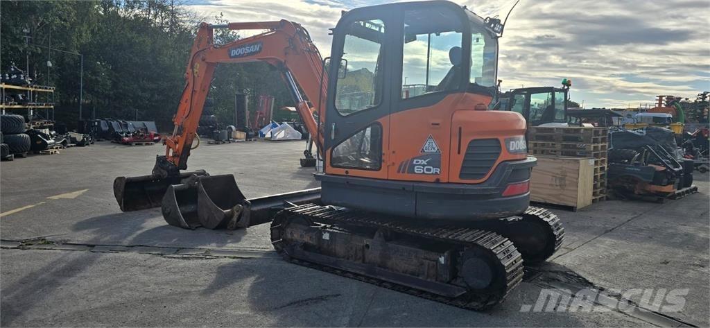 Doosan DX60R Верижен екскаватор