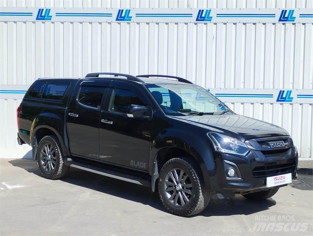 Isuzu Blade Пикапи