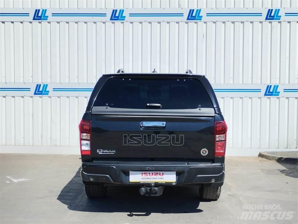 Isuzu Blade Пикапи