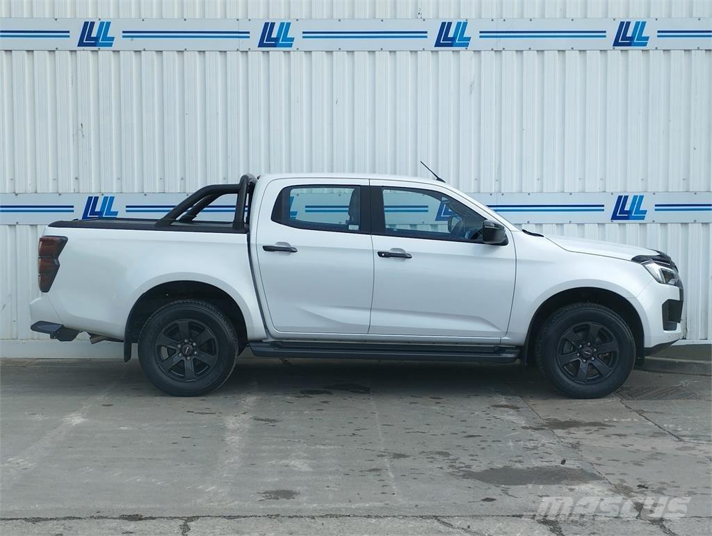 Isuzu V-Cross Пикапи