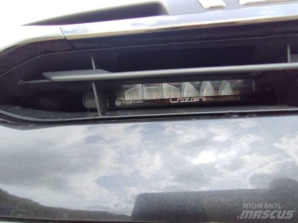 Isuzu V-Cross Пикапи