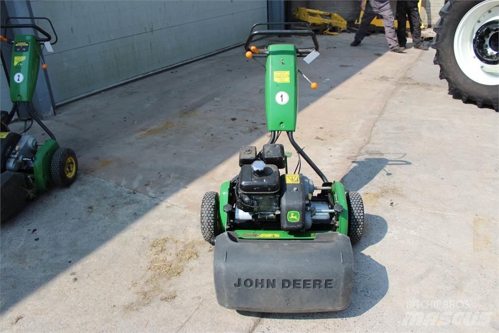 John Deere 220B Бутащи се косачки