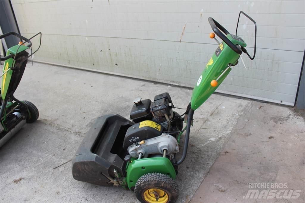 John Deere 220B Бутащи се косачки