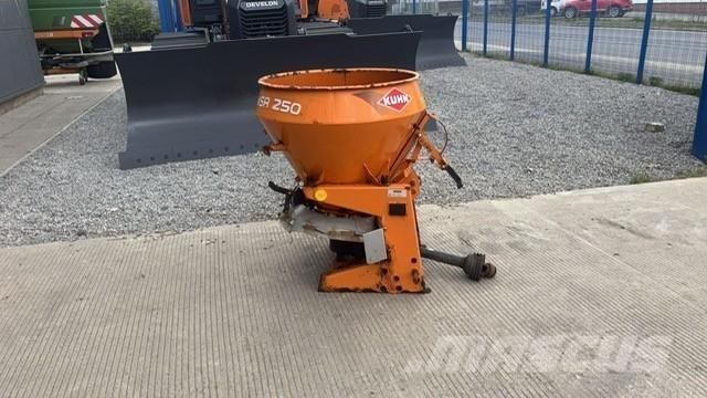Kuhn Spreader Минерални приспособления за разширяване на струята