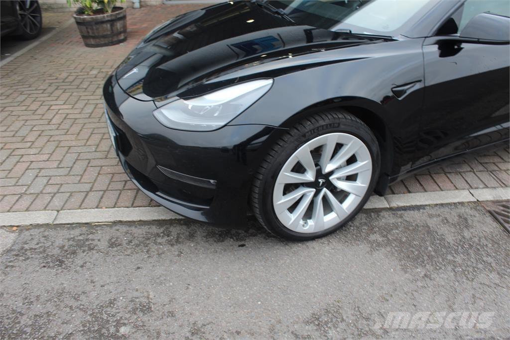 Tesla Model 3 Пикапи