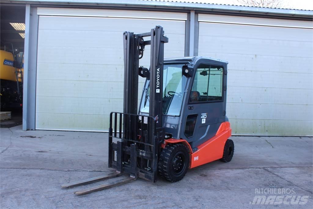 Toyota 4T Forklift Строителство - Други